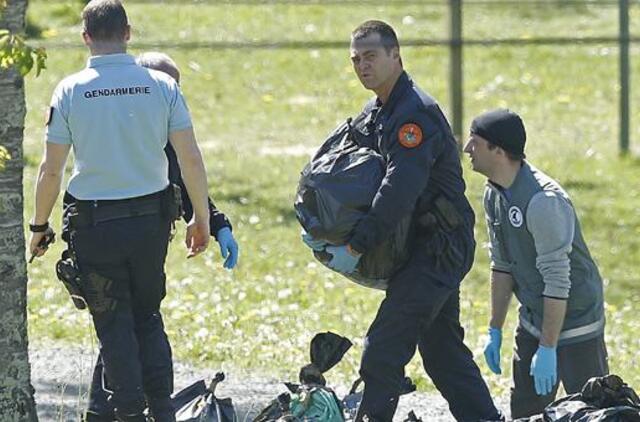 Bernaras Kaznevas: ETA ginklų saugyklose rasta apie 3,5 tonos amunicijos