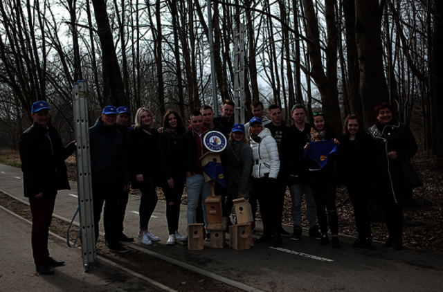 Dangės krantinėje iškėlė inkilus