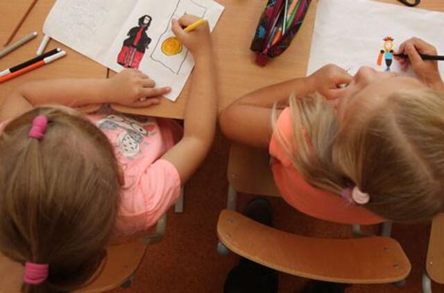 Mokyklose bus daugiau klasių