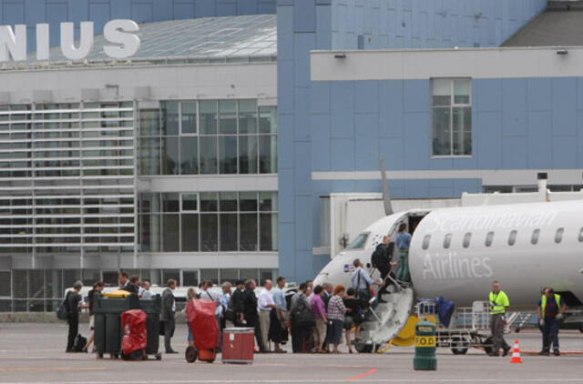 Oro uostais naudojosi daugiau keleivių, o jūrų uoste - jų sumažėjo