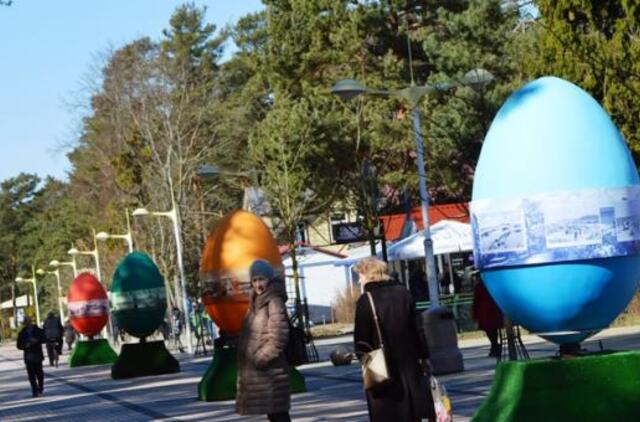 Palangoje - margučių ridenimo čempionatas