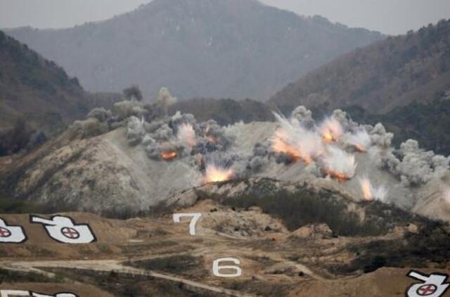 Pietų Korėja ir JAV vykdo karines pratybas