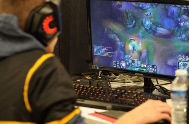 Psichologė: priklausomybė nuo televizoriaus šiai kartai neaktuali – viskas yra kompiuteryje