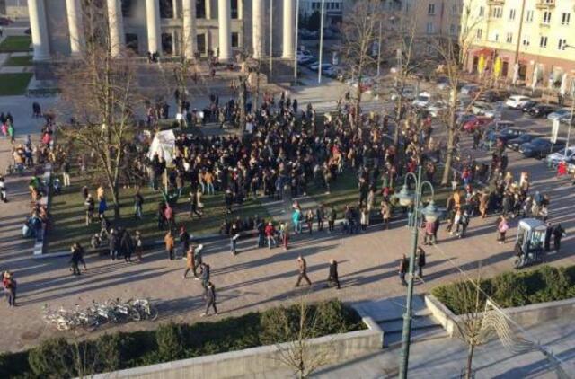 Reikalavo dekriminalizuoti kanapių laikymą