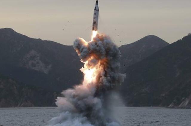 Šiaurės Korėja paleido raketą Japonijos link