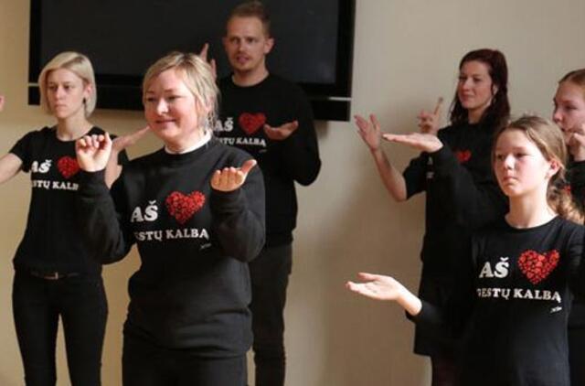 Gestų kalba - prigimtinė dovana kurtiesiems