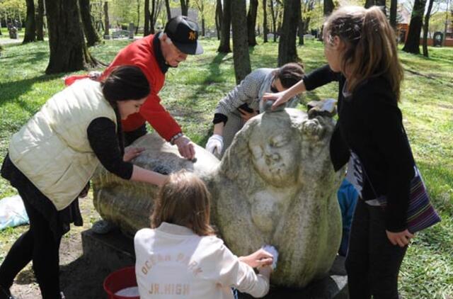 Klaipėdiečiai šveitė skulptūras