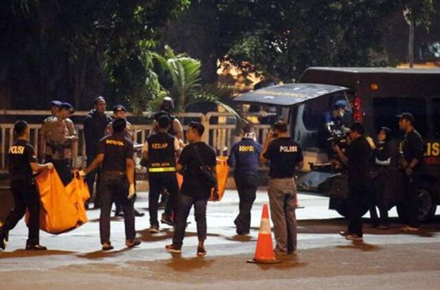 Per išpuolį Džakartoje žuvo trys policininkai