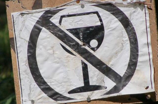 Psichologas: net neverta leistis į diskusijas apie atsakingą alkoholio vartojimą