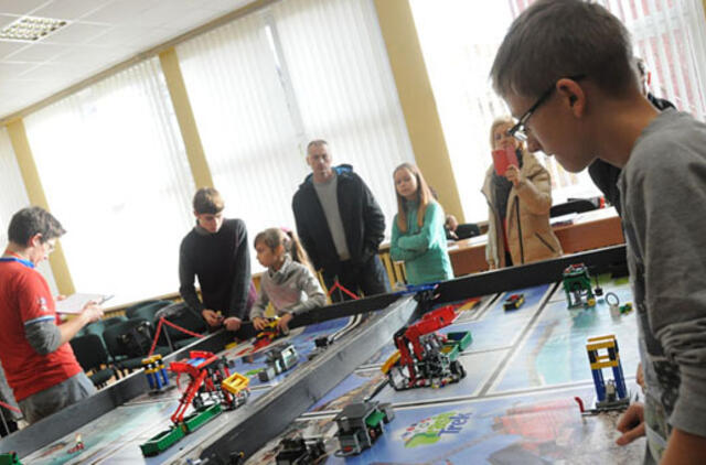 Į neformalųjį švietimą žiūrėjo neformaliai