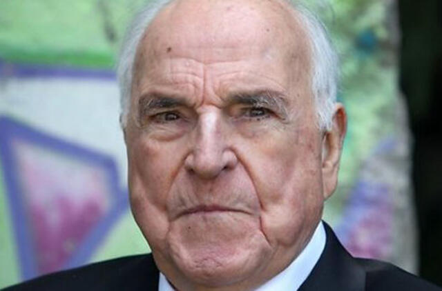 Mirė 87-erių sulaukęs Helmutas Kohlis