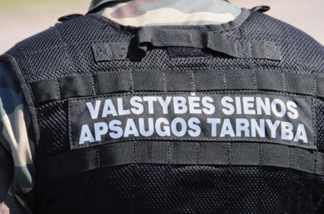 Sulaikydami kontrabandinius rūkalus pasieniečiai panaudojo ginklą