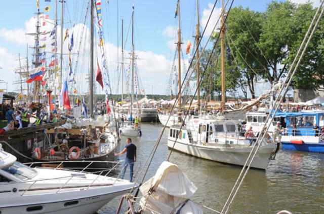 Dar galima aplankyti didžiuosius burlaivius