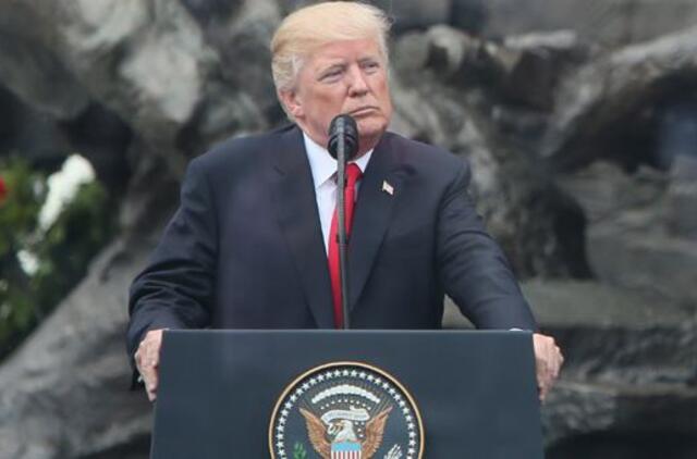 Donaldas Trampas savo kalboje gyrė Lenkiją, kalbėjo apie terorizmą ir NATO šalių išlaidas gynybai