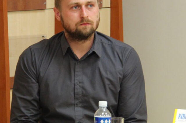 Į Maidaną - su striuke, sportbačiais ir… kvepalų buteliuku