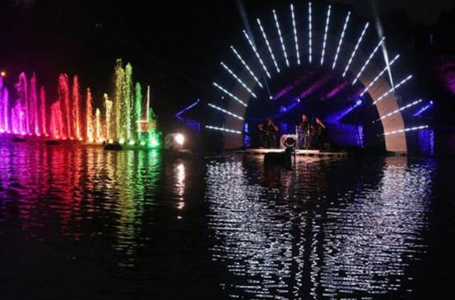 KN dovanos fontanus ir kvies "pasimatuoti" profesiją