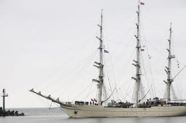 Kodėl burlaiviai stovi be burių