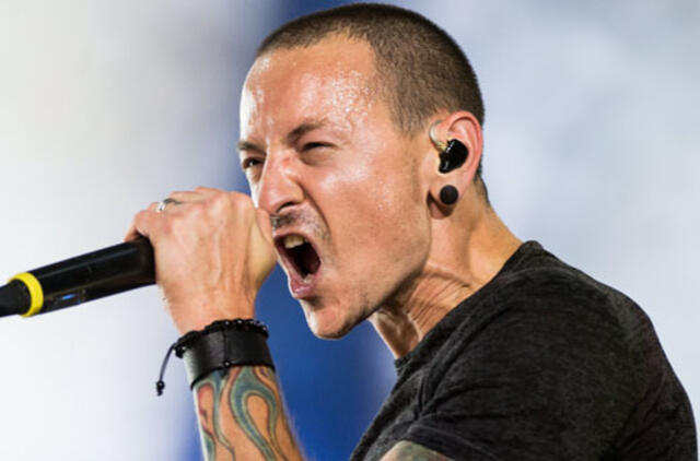Nusižudė grupės „Linkin Park“ vokalistas Česteris Beningtonas