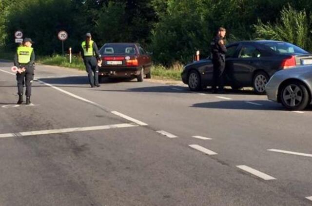 Per reidą įkliuvo su dygliuotomis padangomis