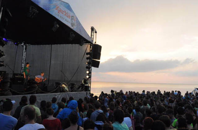 Dvejus metus laukta „Karklė“ prasidėjo: festivalininkai į linksmybes neskuba