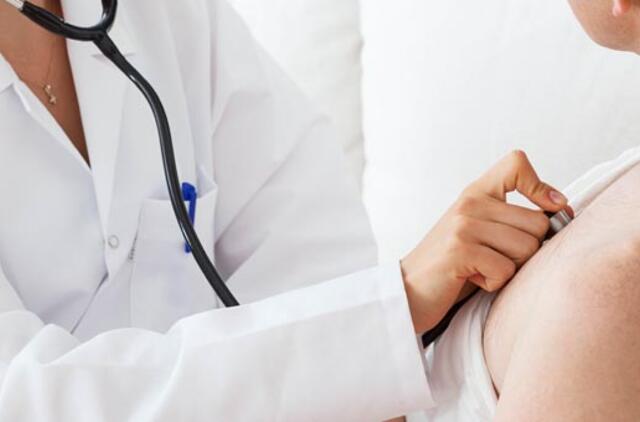 Kai kurios įstaigos savavališkai nedidina algų medikams ir slaugytojams