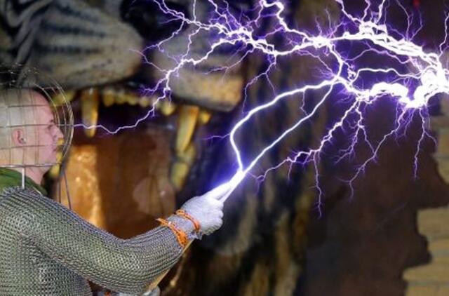 Mokslininkai turi kalbėti visuomenei