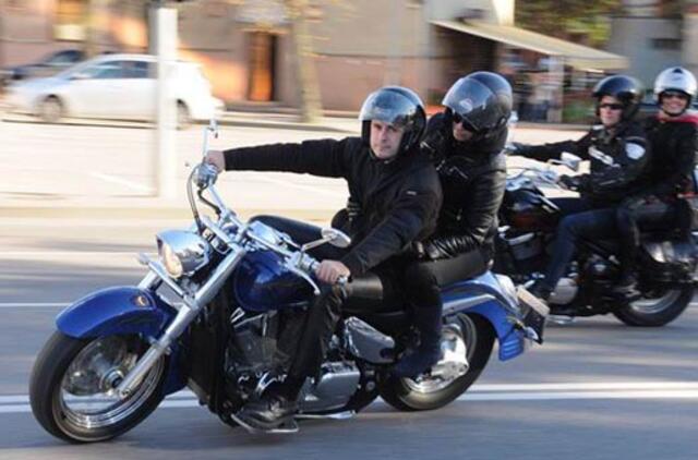Norinčiųjų vairuoti motociklą daugėja