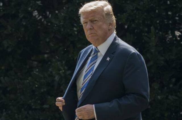 Nutekintos telefono pokalbių stenogramos rodo, kad pirmieji Donaldo Trampo pašnekesiai su pasaulio lyderiais buvo įtempti