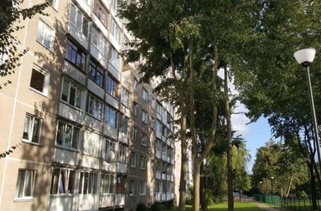 Šviestuvai - prie dar 11 daugiabučių