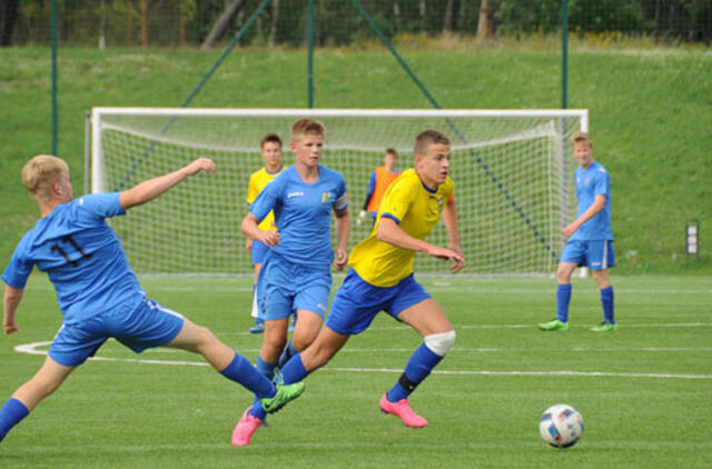 Uostamiestyje - penkiolikmečių futbolo turnyras