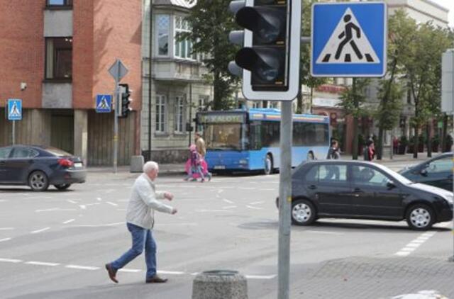 Autobusų vairuotojai irgi mėgsta greitį