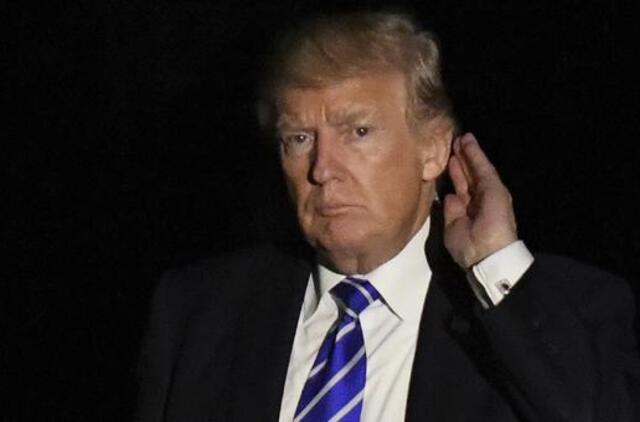 Donaldas Trampas nori nustatyti maksimalią 45 000 priimamų pabėgėlių ribą