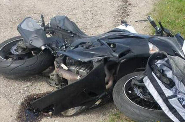 Per avariją nukentėjo motociklininkas