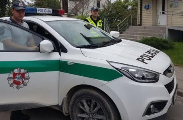 Policijos pareigūnai išgelbėjo du jaunuolius