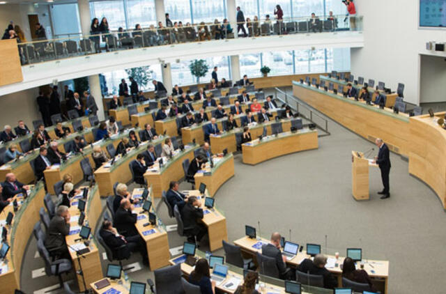 Seimas sugriežtino atsakomybę už korupcinius nusikaltimus