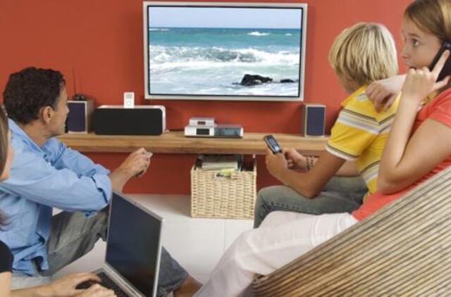 Televizorius kenkia, bet vis tiek jį žiūrime