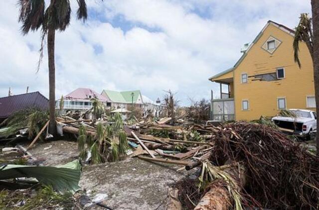 Uraganas Irma juda Floridos link: milijonai žmonių palieka namus