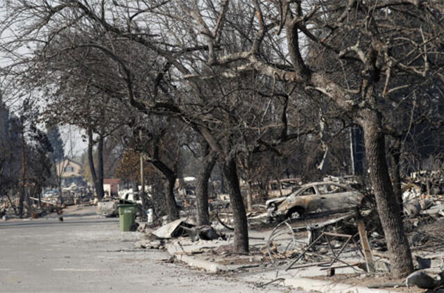 Gaisrai Kalifornijoje nusinešė per 30 gyvybių