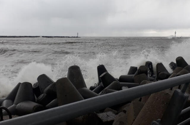 Klaipėdos uoste laivyba vis dar ribojama