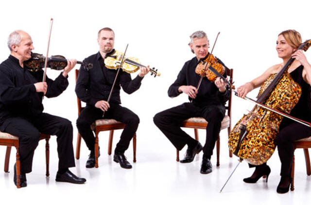 Lietuvos scenose gintariniais instrumentais gros „Amber Quartet“