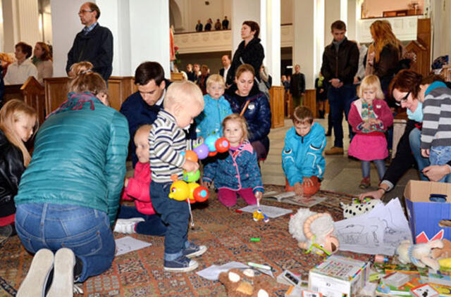 Šilti šeimų susitikimai sekmadieninėse Mišiose