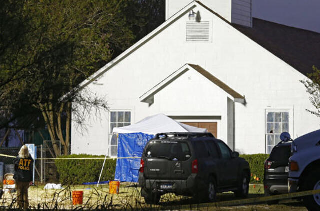 Bažnyčią Teksase užpuolęs vyras tikriausiai nusižudė