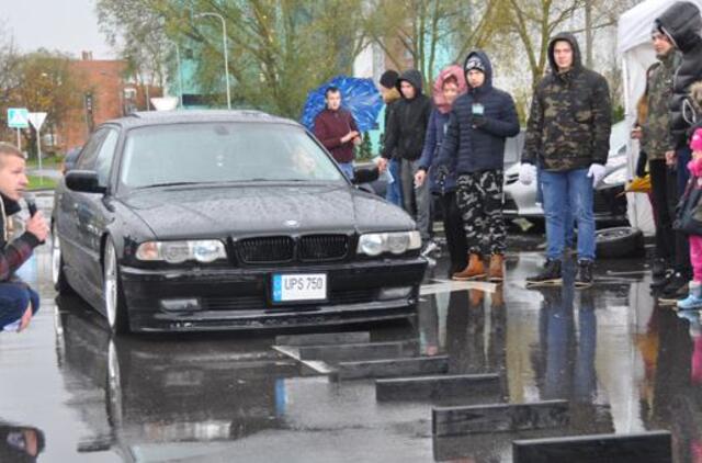 BMW gerbėjai atidarė žiemos sezoną