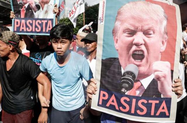 Filipinuose Donaldą Trampą pasitinka protestai