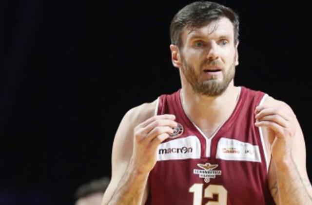 Kšištofas Lavrinovičius gali, Donatas Motiejūnas negali