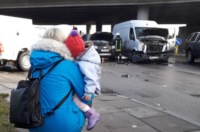 Liepų gatvėje susidūrė trys automobiliai