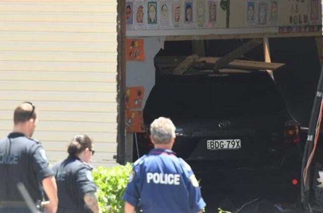 Nelaimė Australijoje: į mokyklą įlėkus automobiliui, žuvo du vaikai
