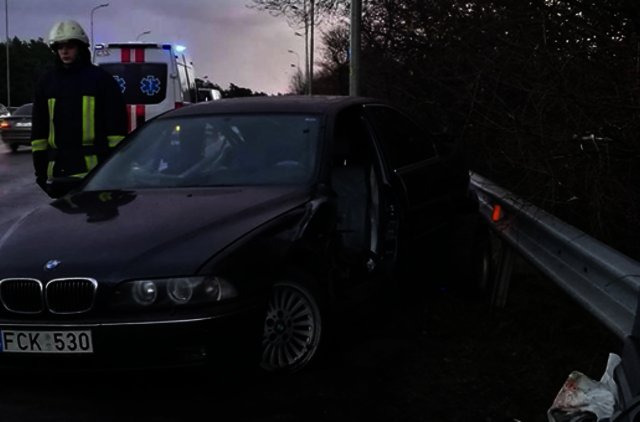 Per avariją ant viaduko žuvo BMW vairuotojas