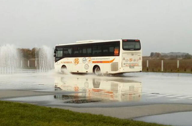 Vairuotojų emocinei būklei ir įgūdžiams - dėmesys