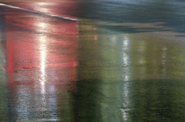 Lietuvoje eismo sąlygas sunkina plikledis